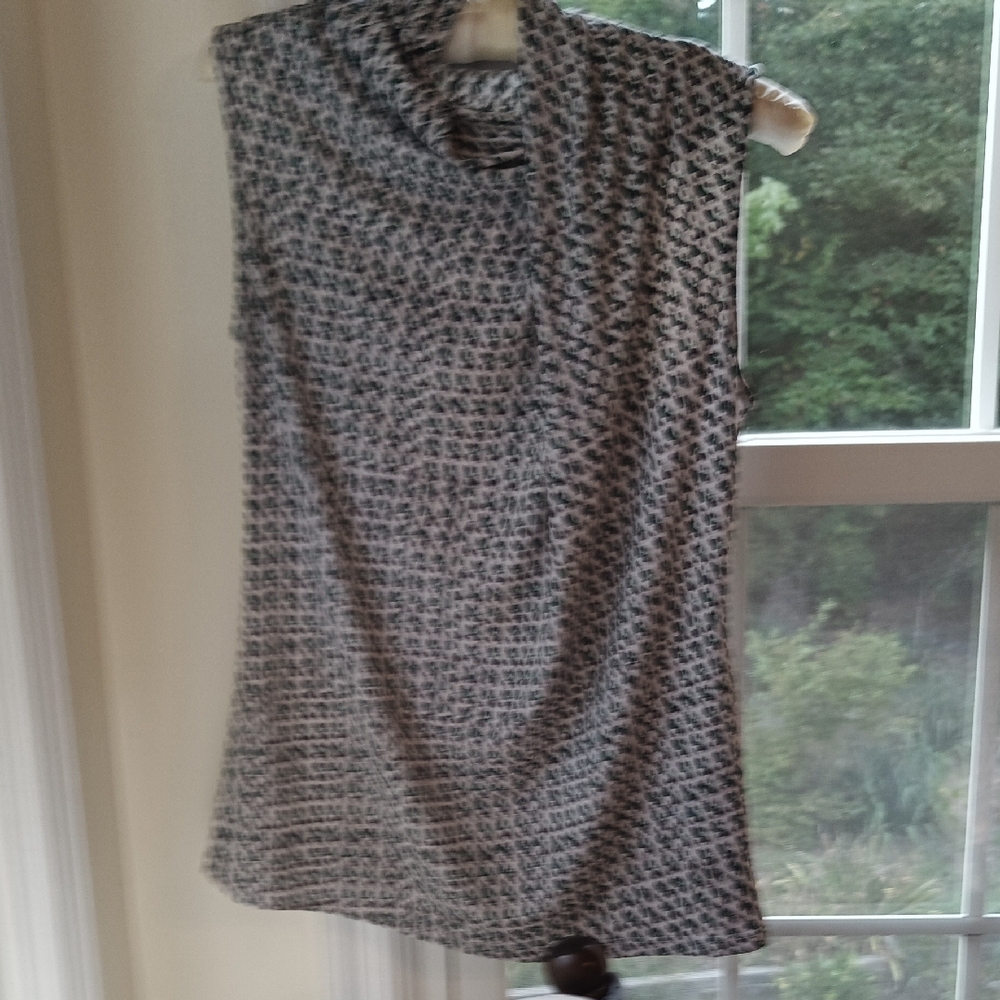 New York & Company Green and Black Patterned Top XS - Picture 5 of 6